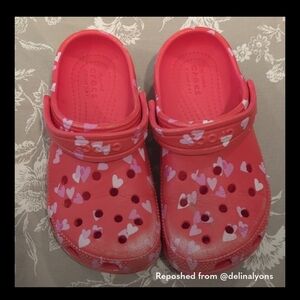 Crocs Kids' Classic Clog - Turquoise & Coral Heart Print